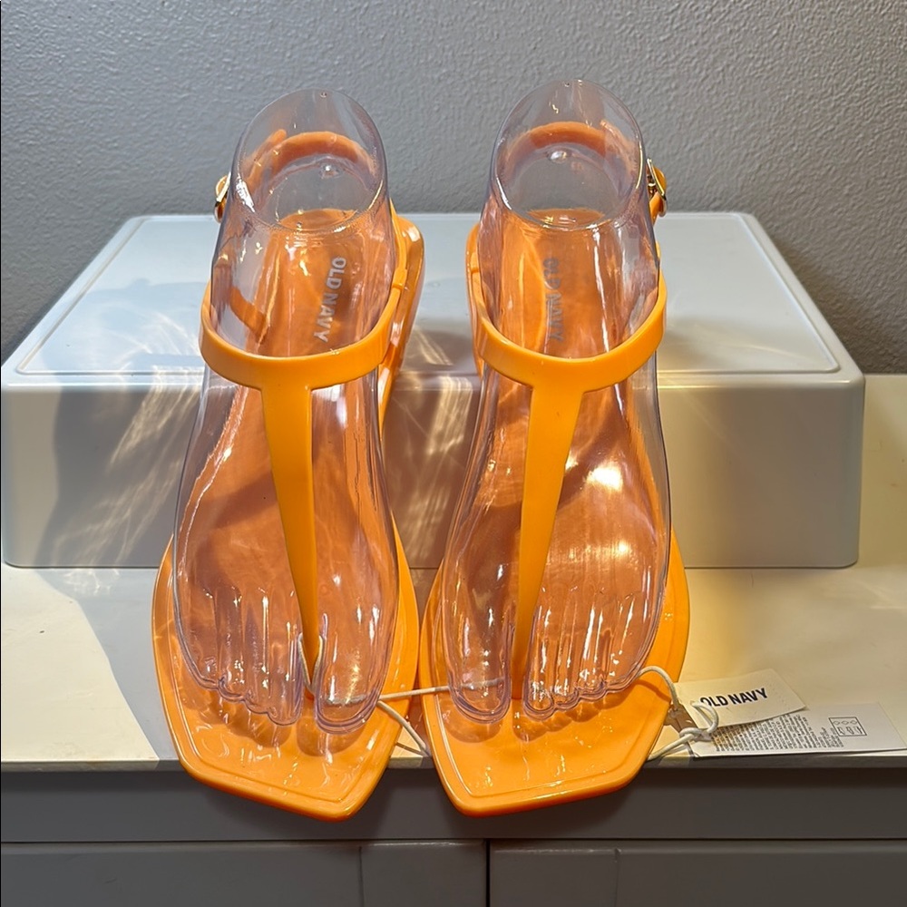 NWT Old Navy Peach Strap Sandals size 7